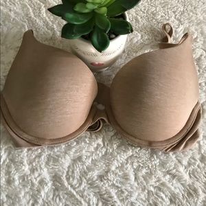 Victoria Secret t-shirt bra.  NUDE